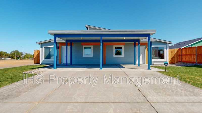 2513 East Helena Street #B - Photo 2 of 20