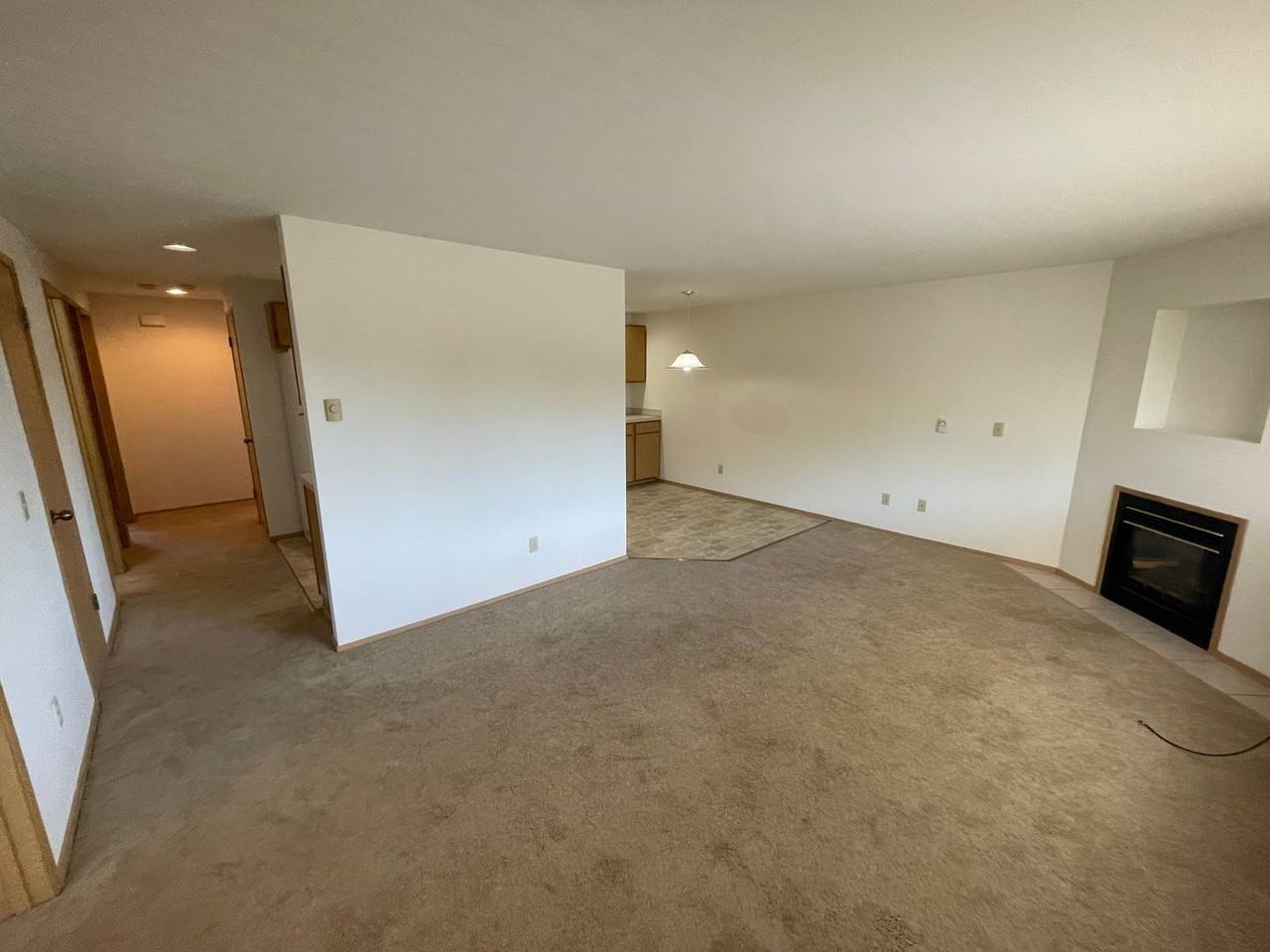 Parkview Manor - Photo 4 of 29