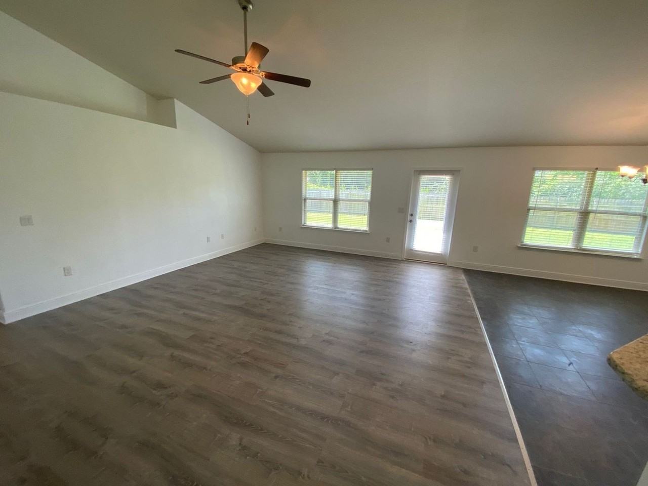 3155 Cornell Dr - Photo 5 of 30