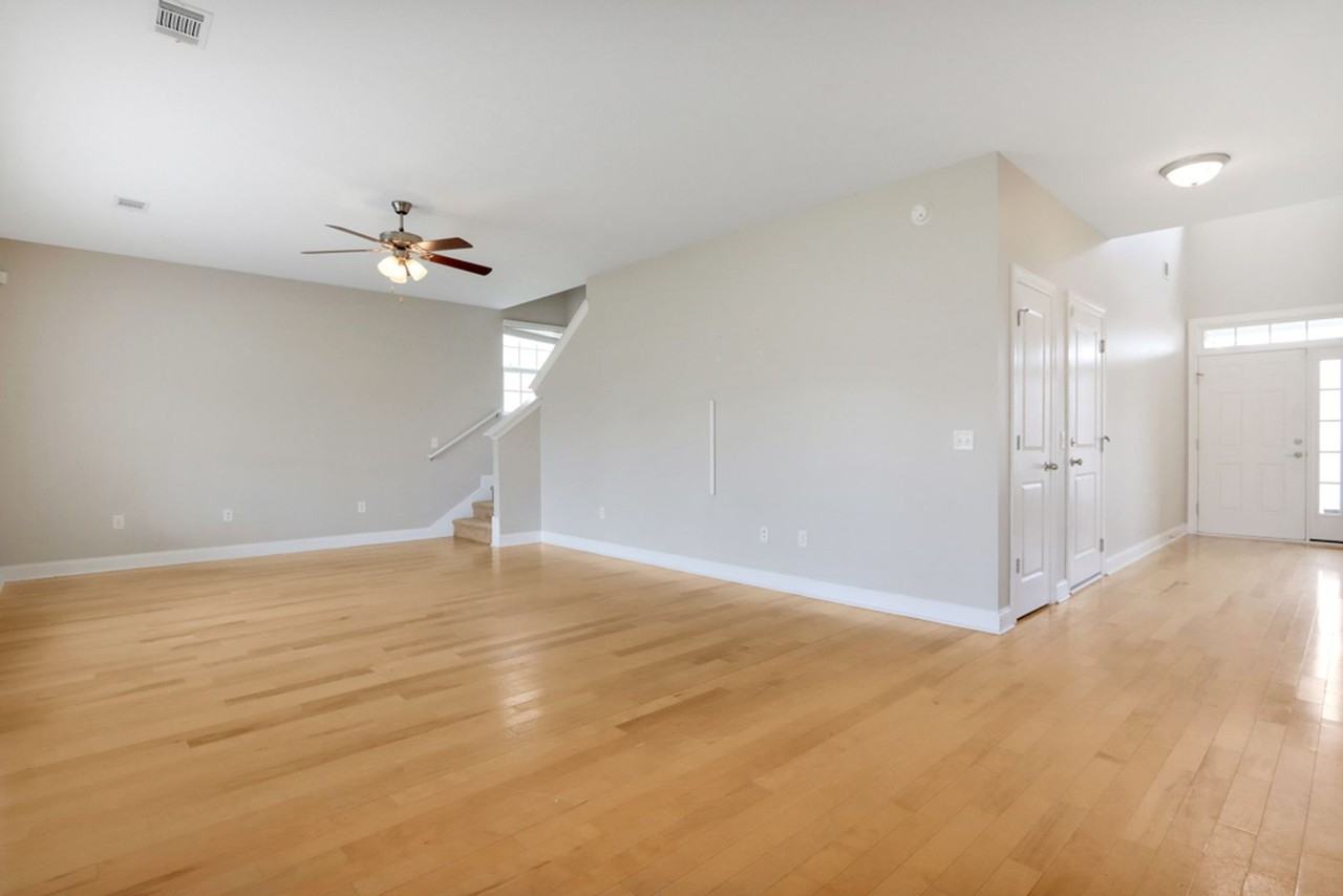 255 Red Oak Drive - Photo 4 of 42