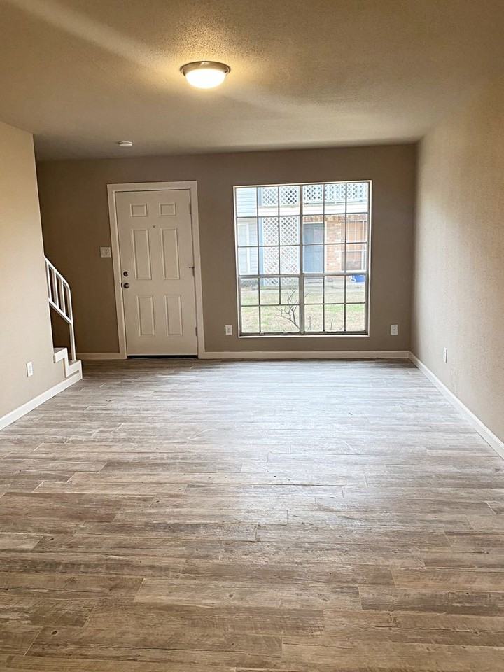 8674 Glen Meadow Ln - Photo 2 of 13