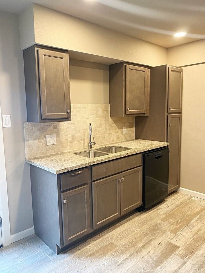 8674 Glen Meadow Ln - Photo 4 of 13