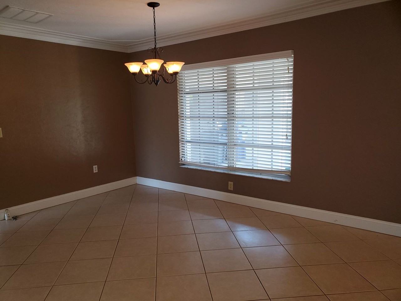 3331 Sea View St - Photo 3 of 19