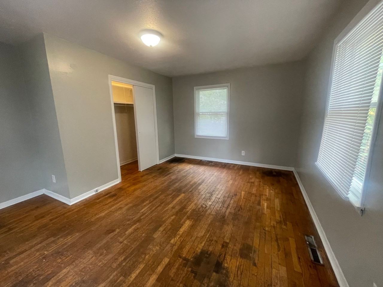 2416 West Nichols Street - Photo 7 of 13