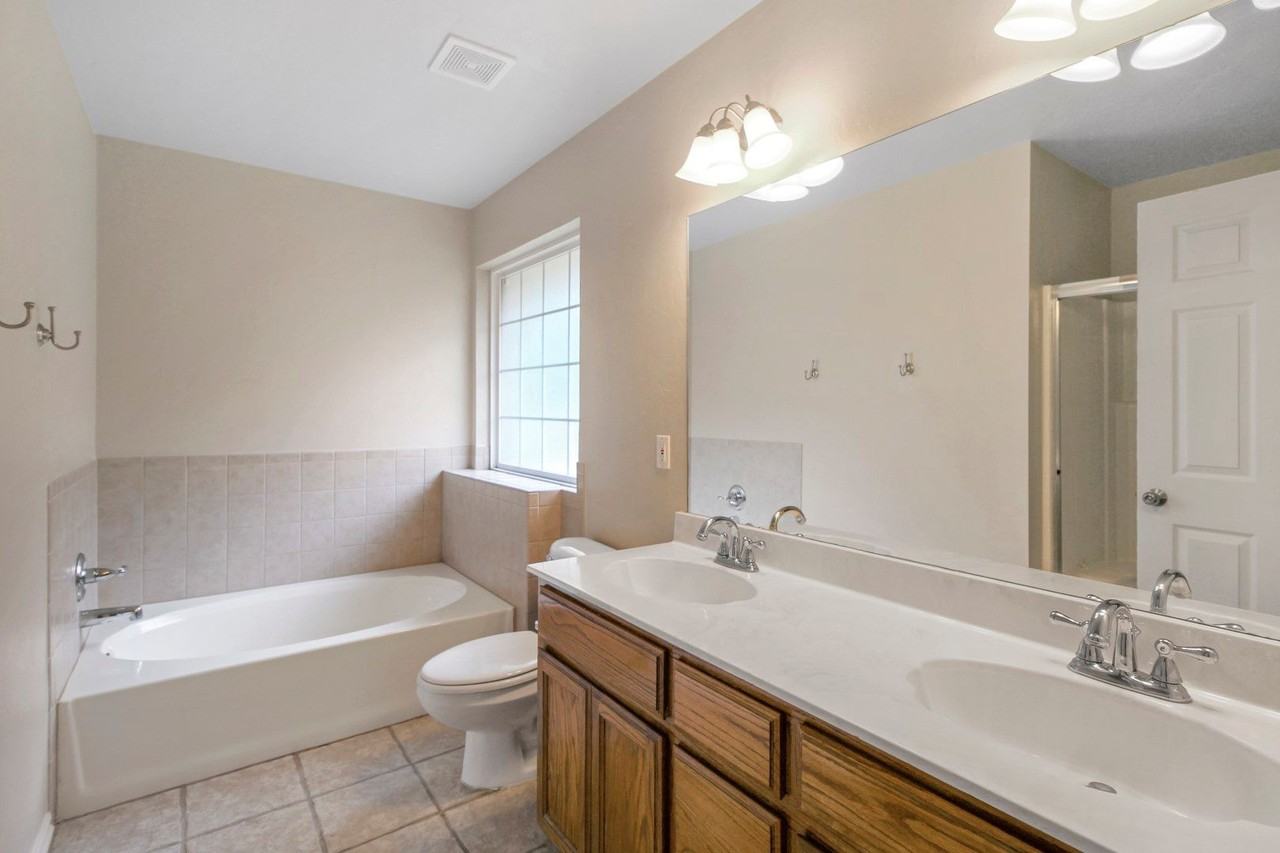 21943 Pleasant Ridge Rd - Photo 2 of 14