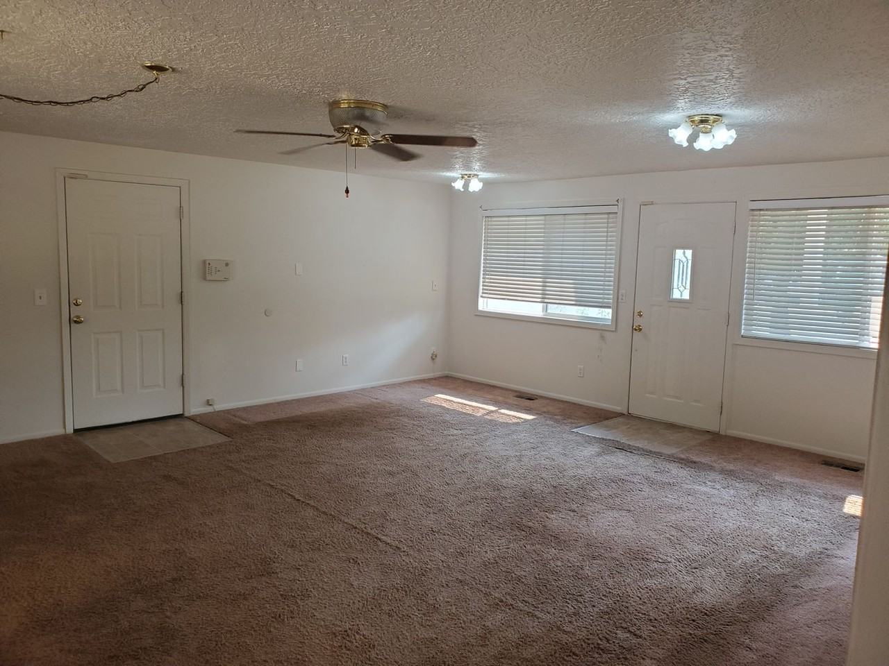 19491 S South End Rd - Photo 2 of 12