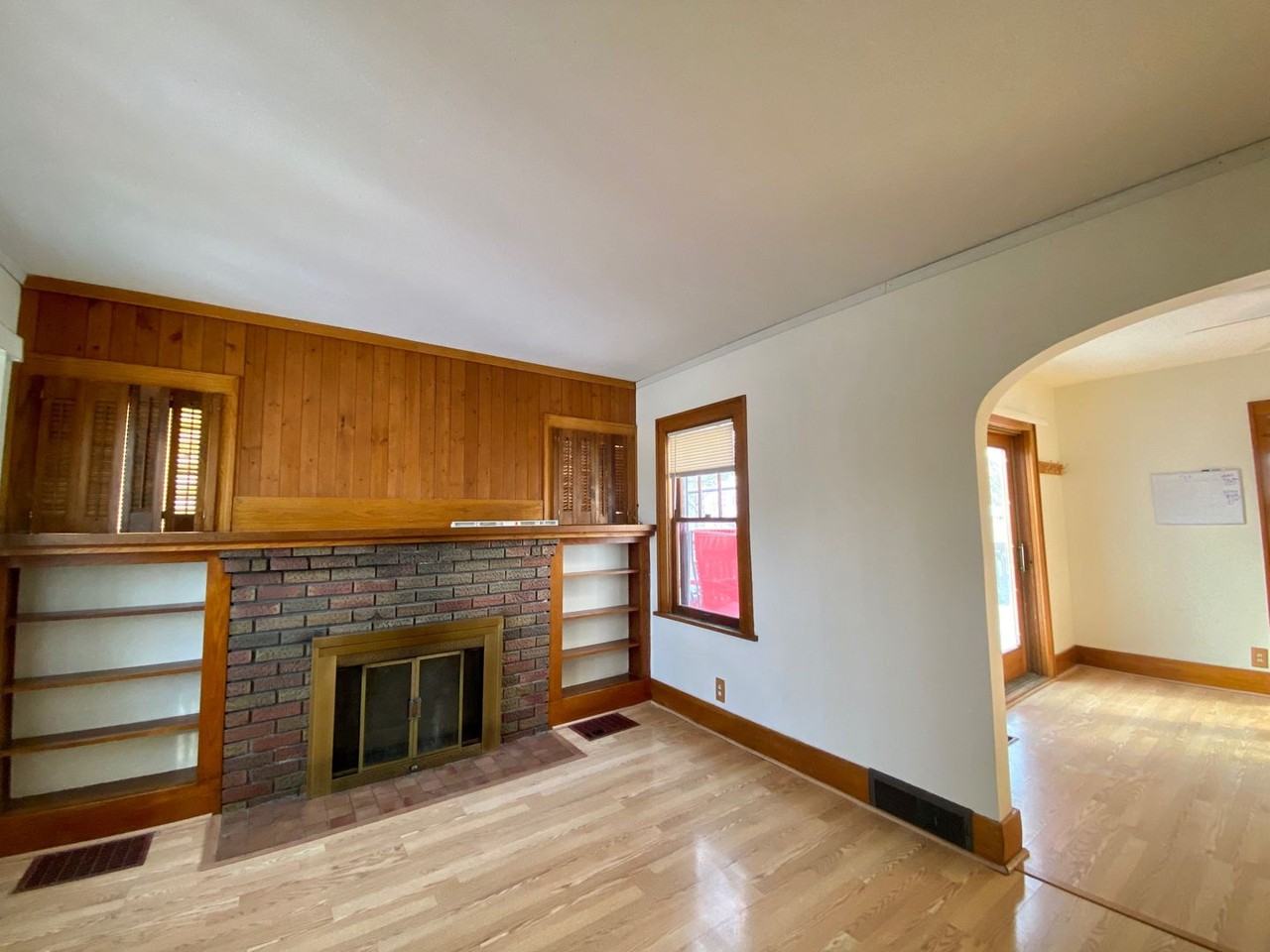 1546 12th St N - Photo 4 of 25