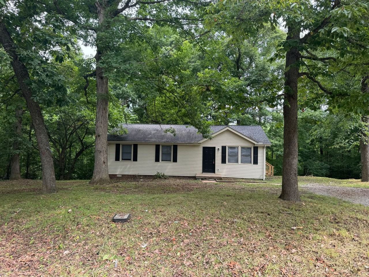 155 Kathy Dr - Photo 2 of 15