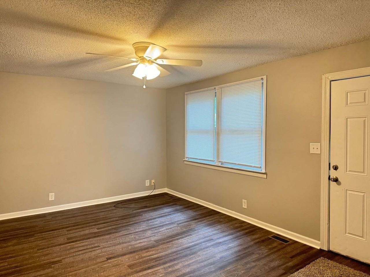 155 Kathy Dr - Photo 3 of 15