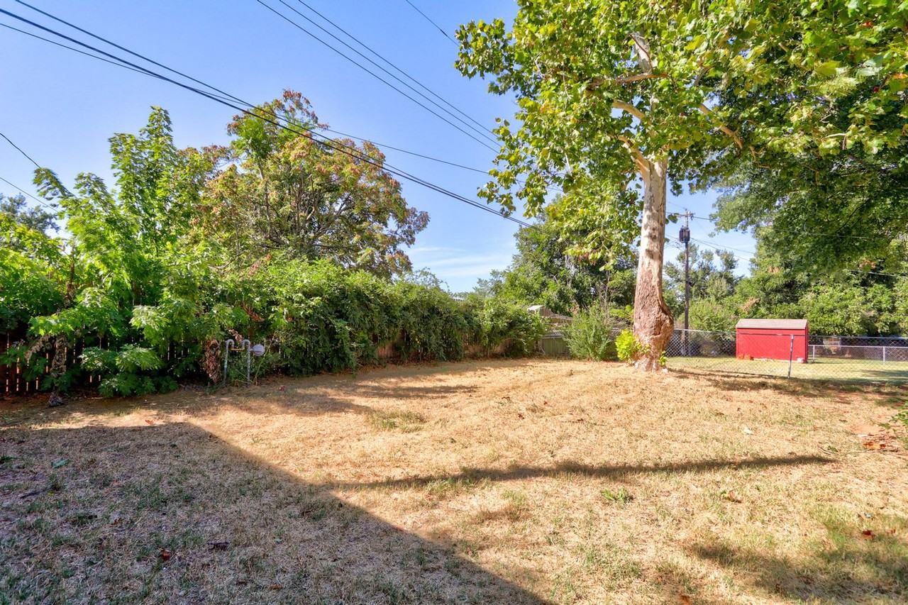 4712 Judy Dr - Photo 3 of 48