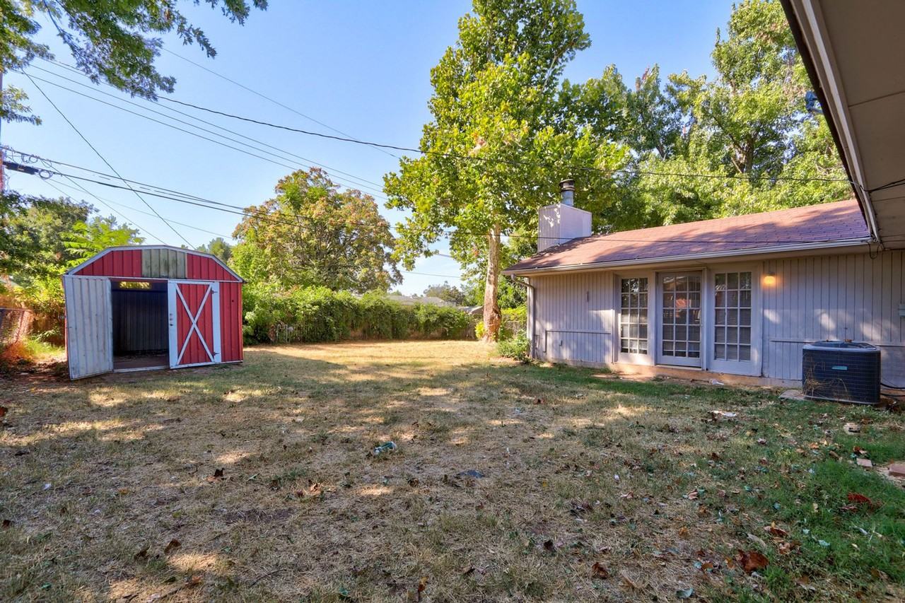 4712 Judy Dr - Photo 5 of 48
