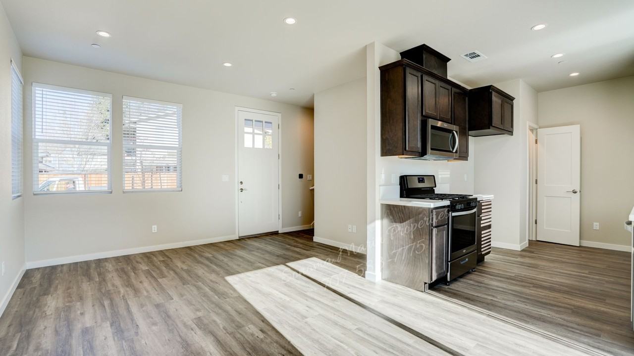 542 Trisha Ln - Photo 6 of 25