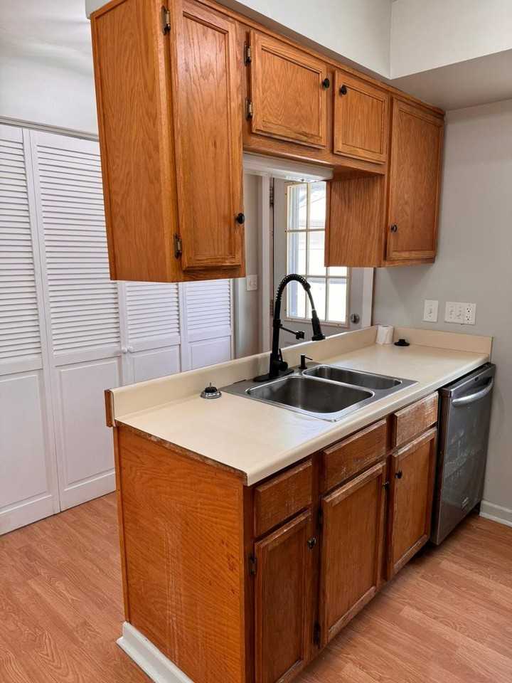 465 Babbitt Rd - Photo 4 of 13