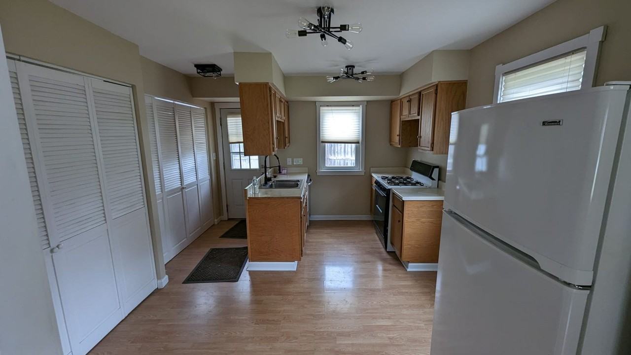 465 Babbitt Rd - Photo 6 of 13