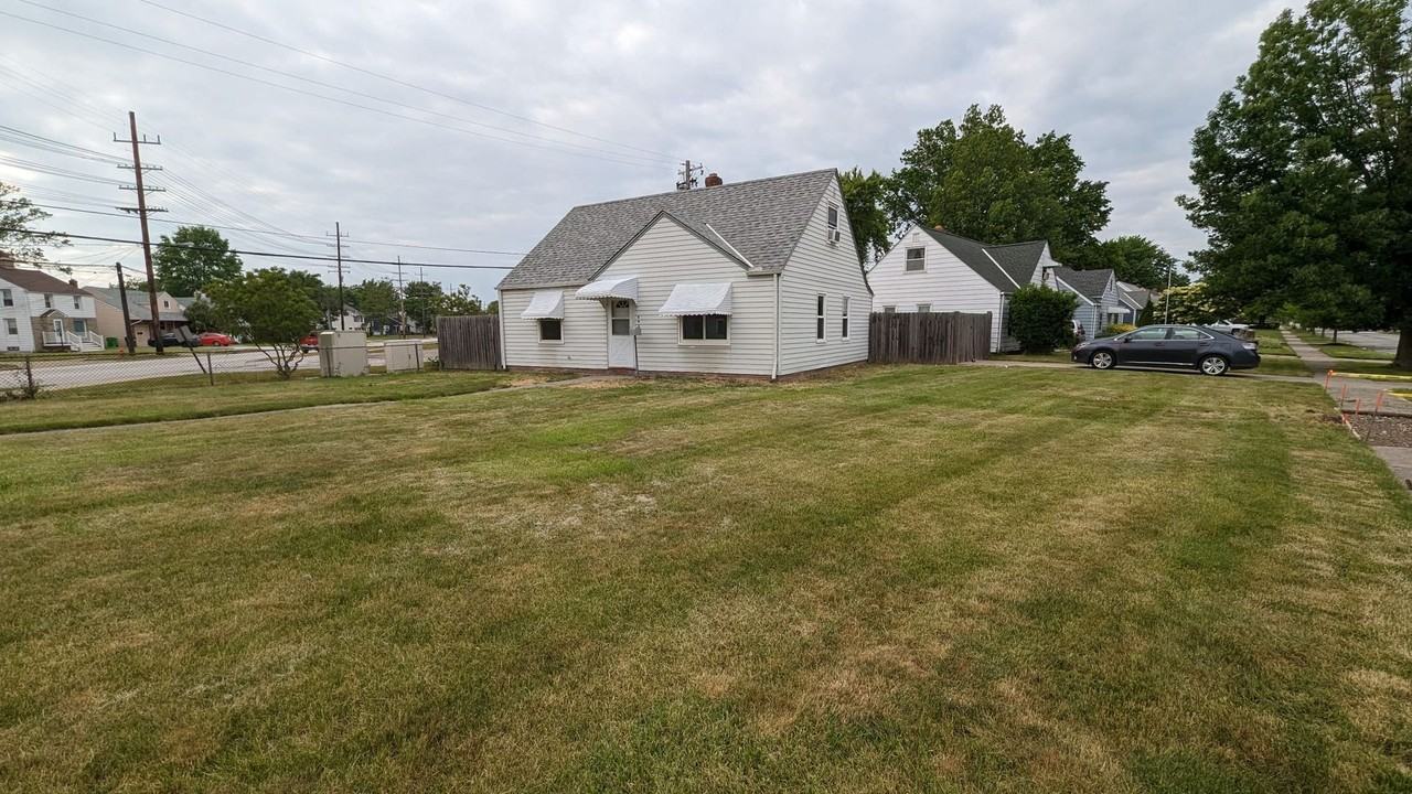 465 Babbitt Rd - Photo 2 of 13