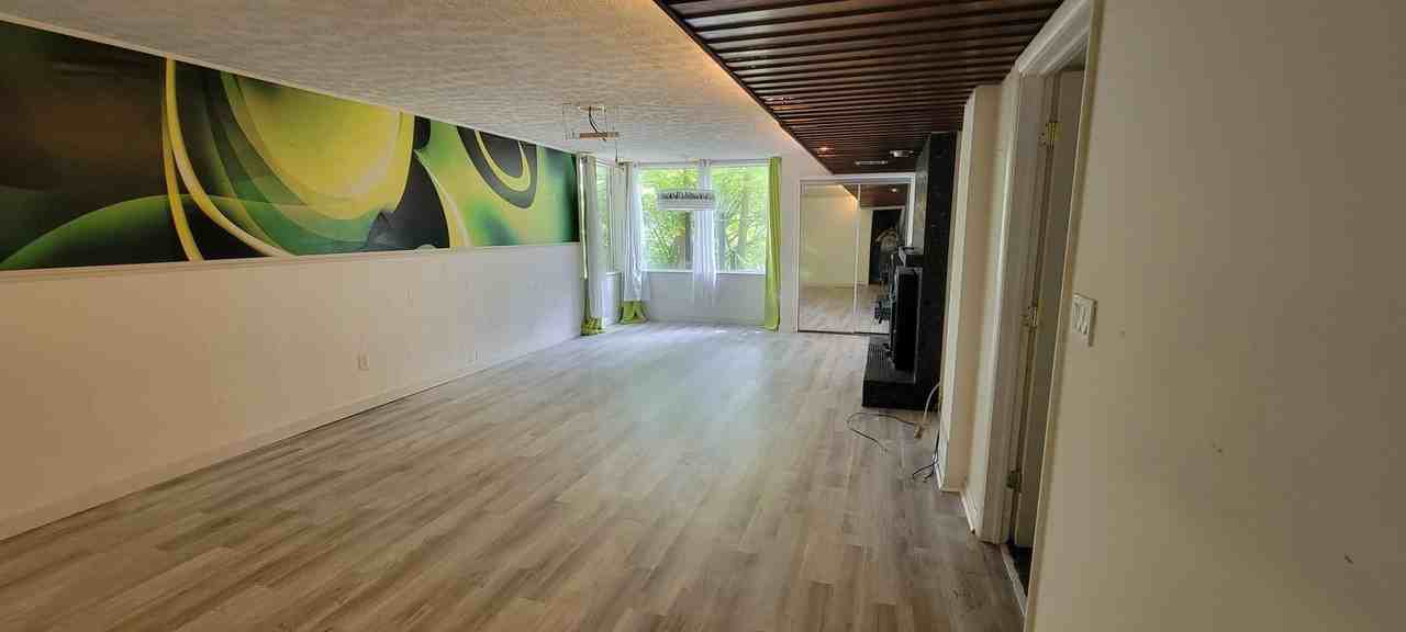 106 Valley Dr - Photo 3 of 50