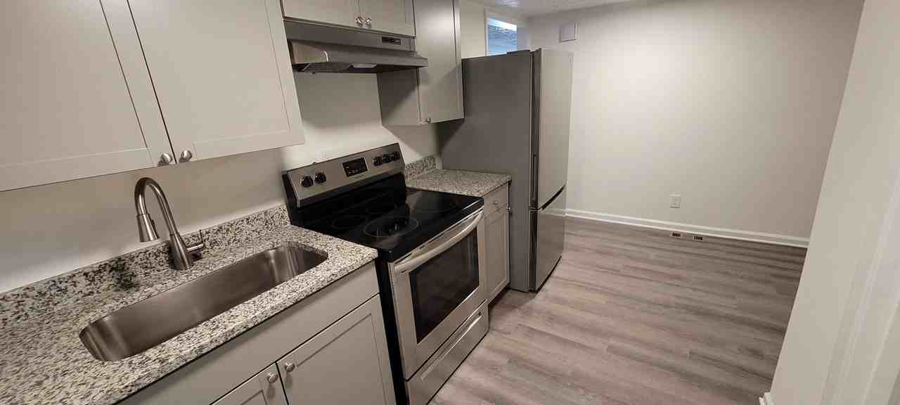 411 Pinecrest Dr - Photo 2 of 17