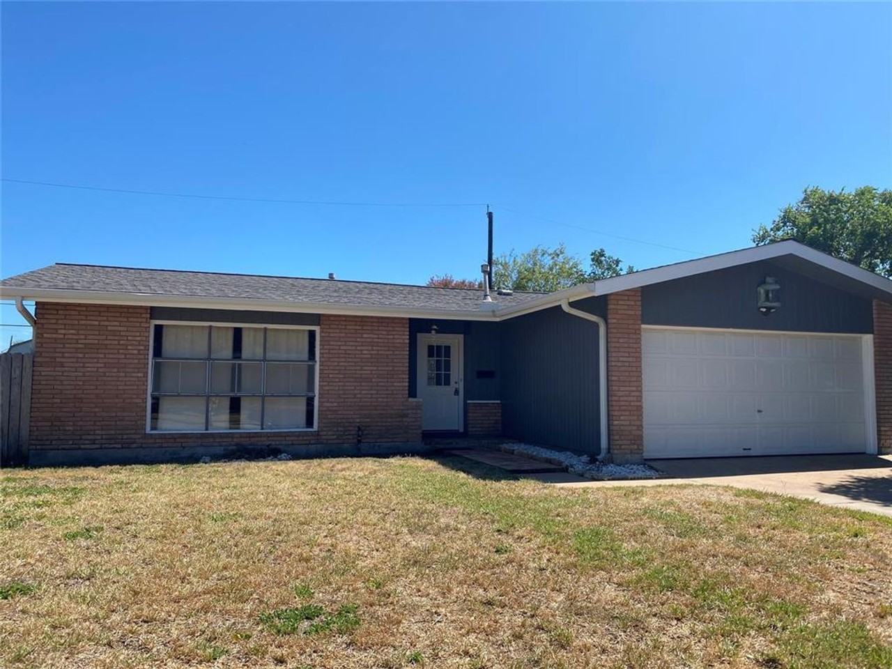 121 Tuna St - Photo 2 of 20