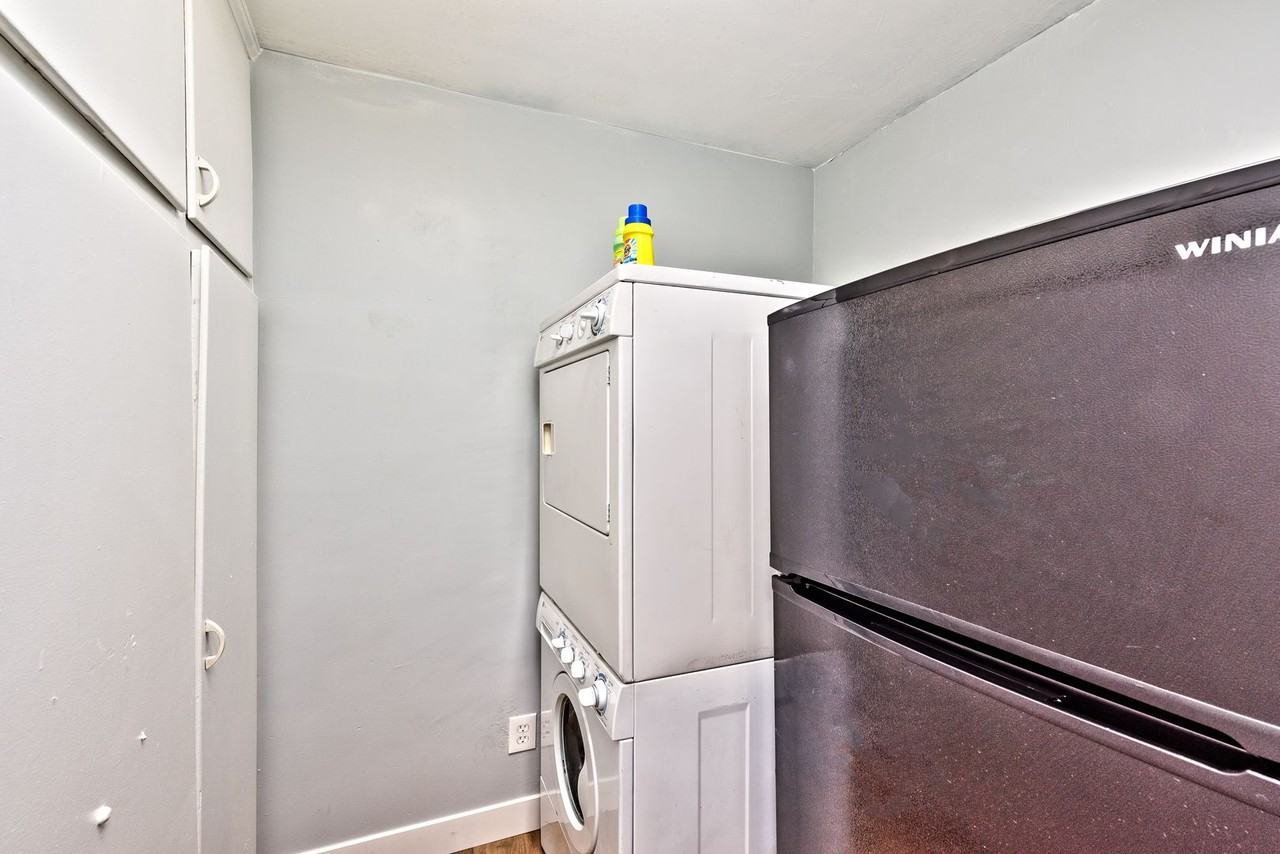 703 S 3rd St - Photo 6 of 6