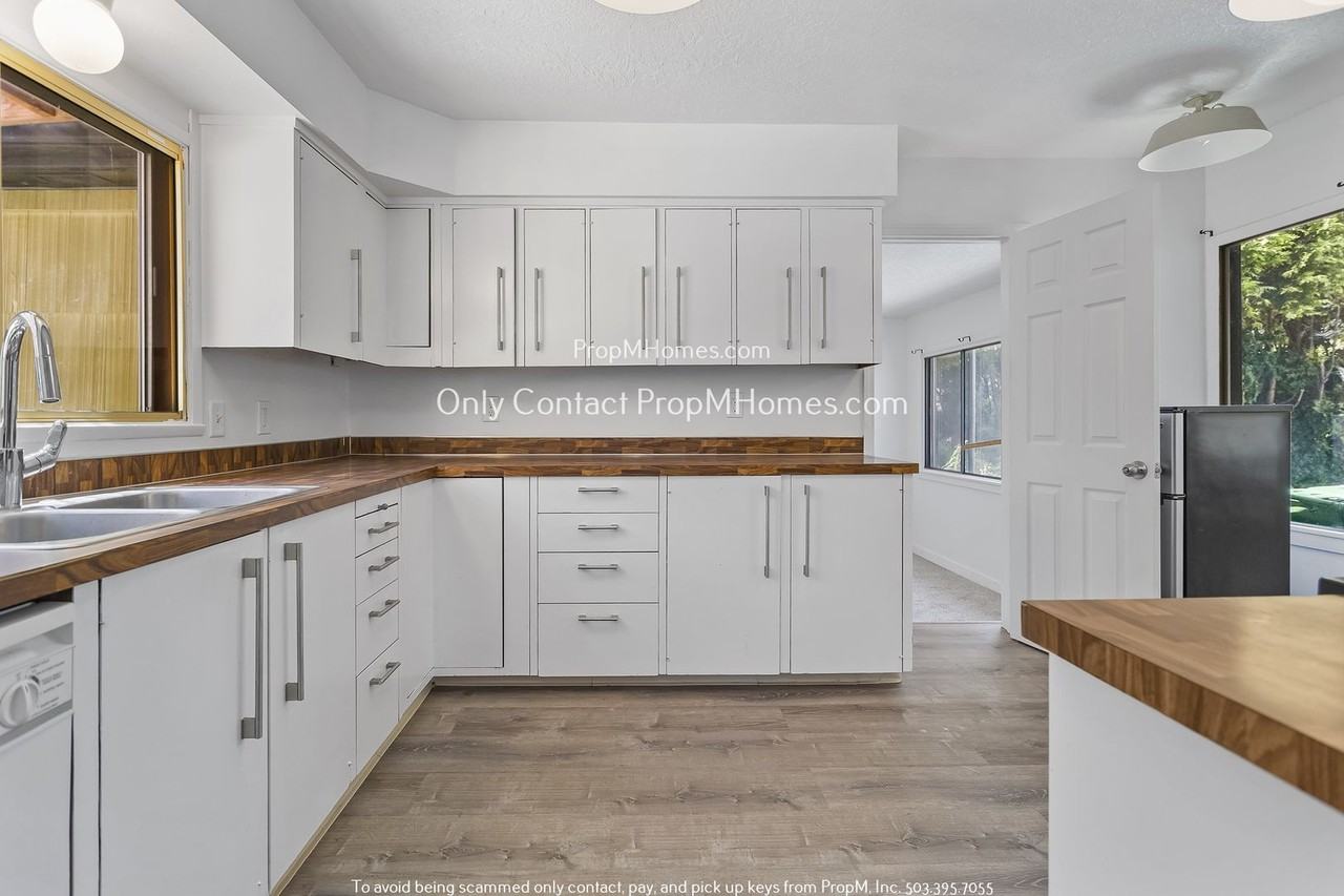 5610 Se Steele St - Photo 6 of 20