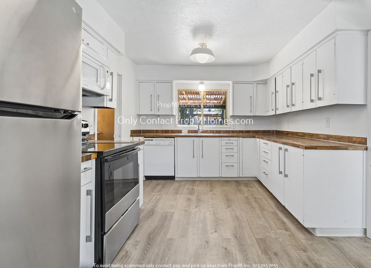 5610 Se Steele St - Photo 5 of 20