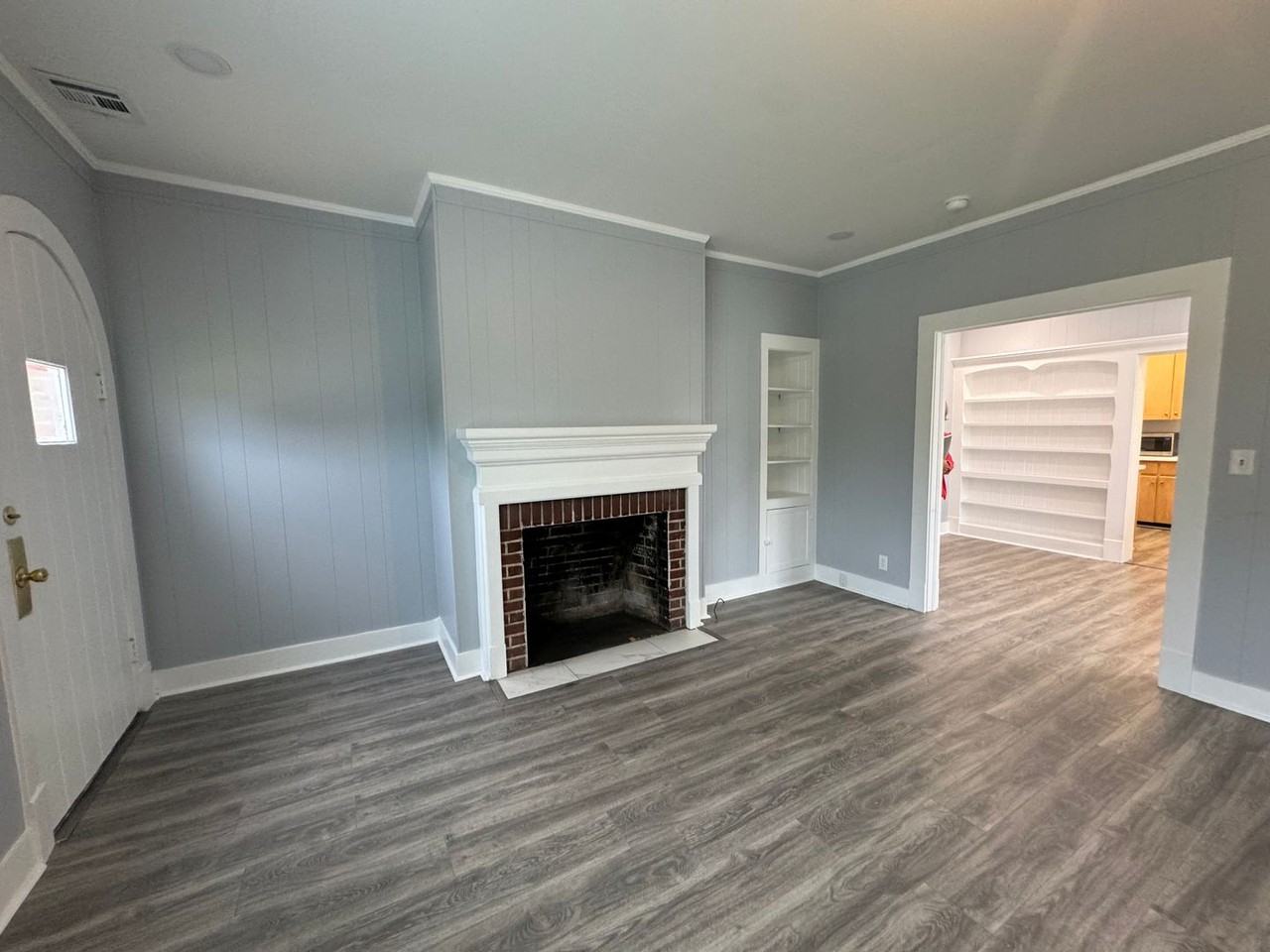 211 N Varner St - Photo 3 of 17