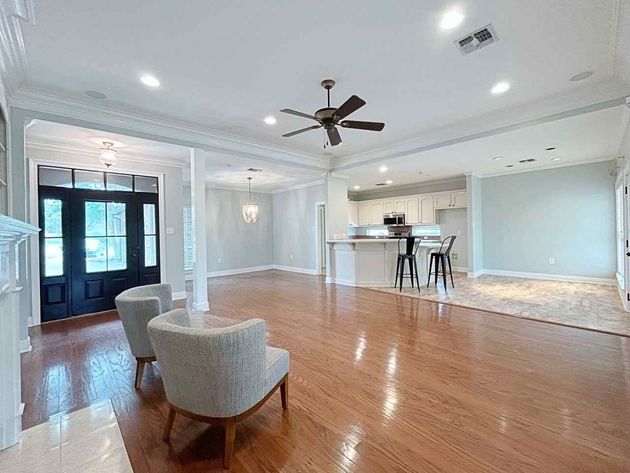 3919 Meadow Ridge Dr - Photo 3 of 50
