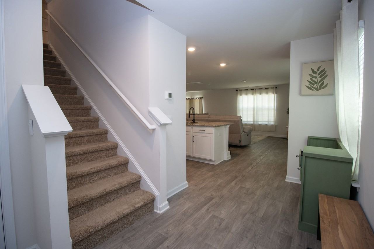 2034 Elmridge Rd - Photo 3 of 32