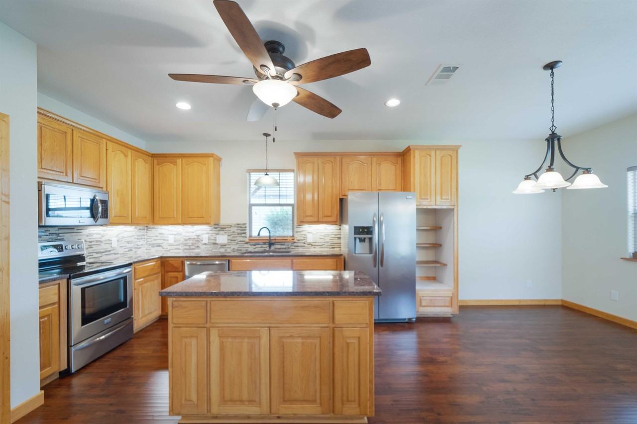 103 Mercedes Cove - Blue Team - Photo 3 of 23