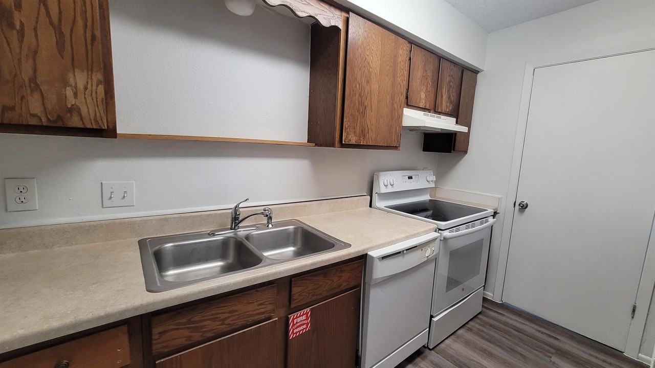 Calallen Drive, 4218 #4 - Photo 3 of 9