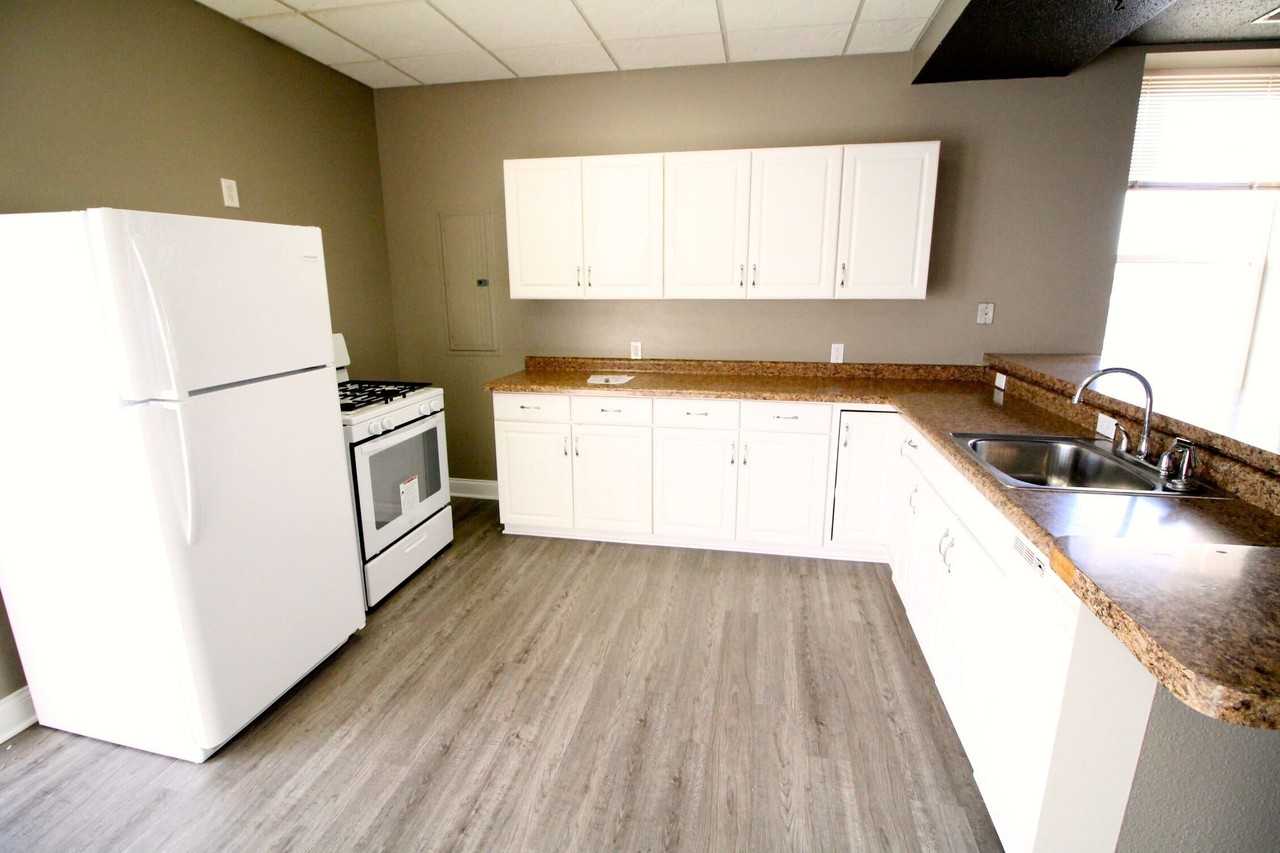 1115 West 3rd St. Davenport IA - Photo 3 of 14