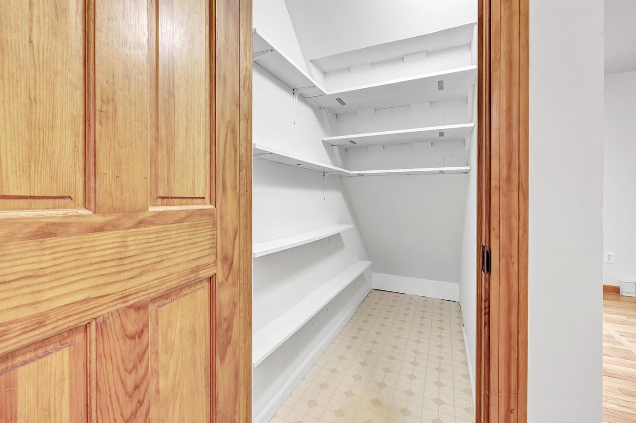 142 Walnut Street - Photo 2 of 20