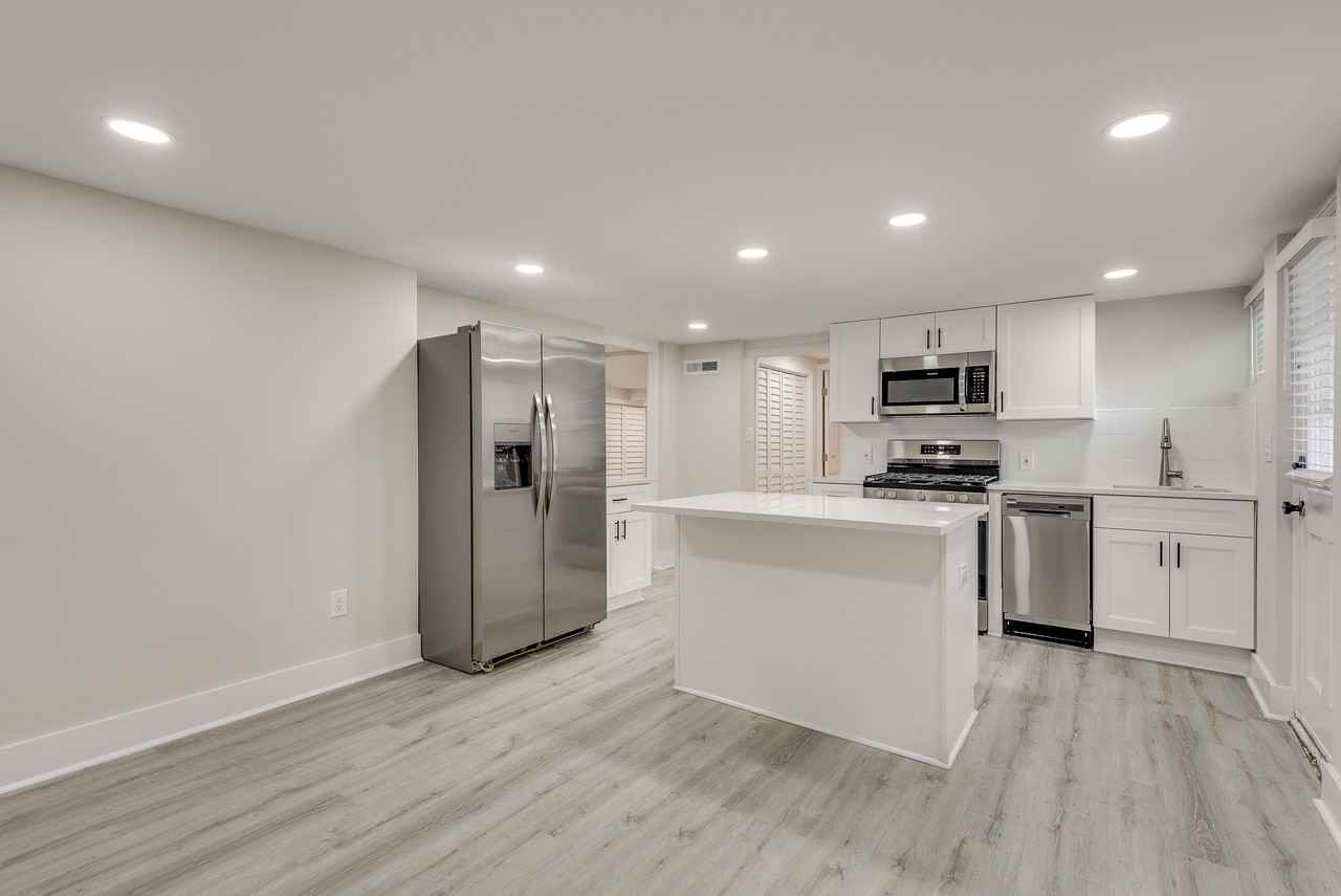 707 Delmar Avenue Southeast - Photo 2 of 13