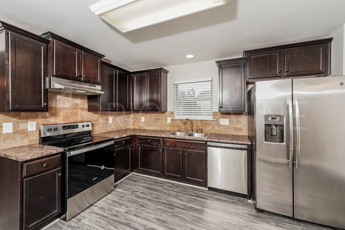 9267 Radford Pl - Photo 2 of 18