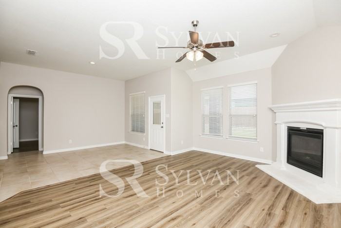 14800 Angel Trace Dr - Photo 3 of 16