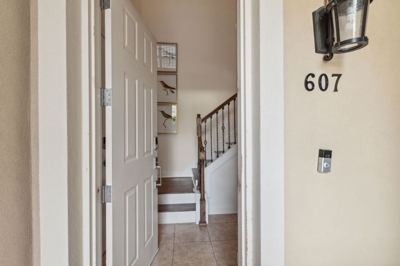 95282 Summerwoods Cir #607 - Photo 4 of 50