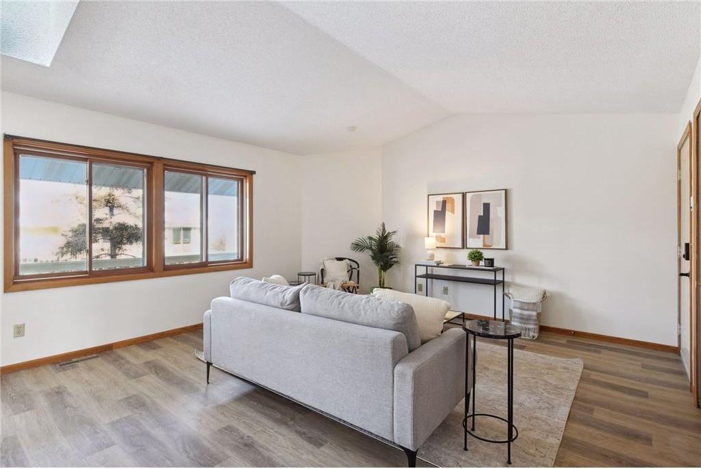 3335 Nevada Ave N #3503 - Photo 3 of 10