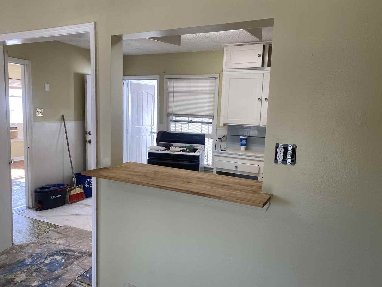 2202 Lee Hall St - Photo 3 of 12