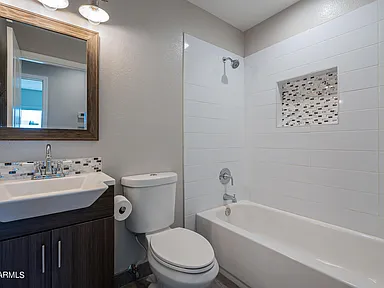 1004 W Fogal Way #1 - Photo 4 of 9