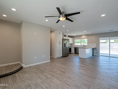 1004 W Fogal Way #1 - Photo 5 of 9