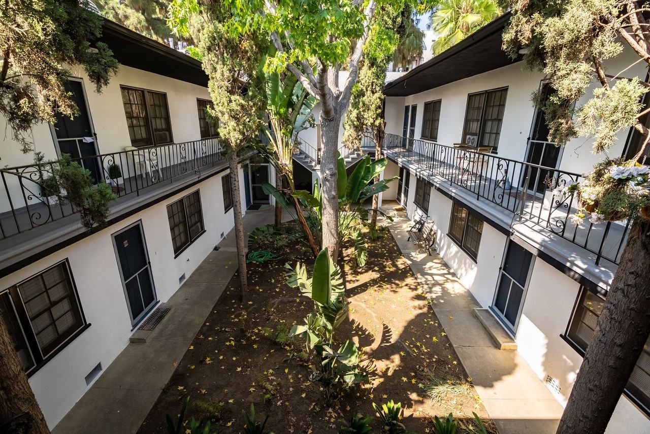 7056 Lanewood Ave - Photo 2 of 6