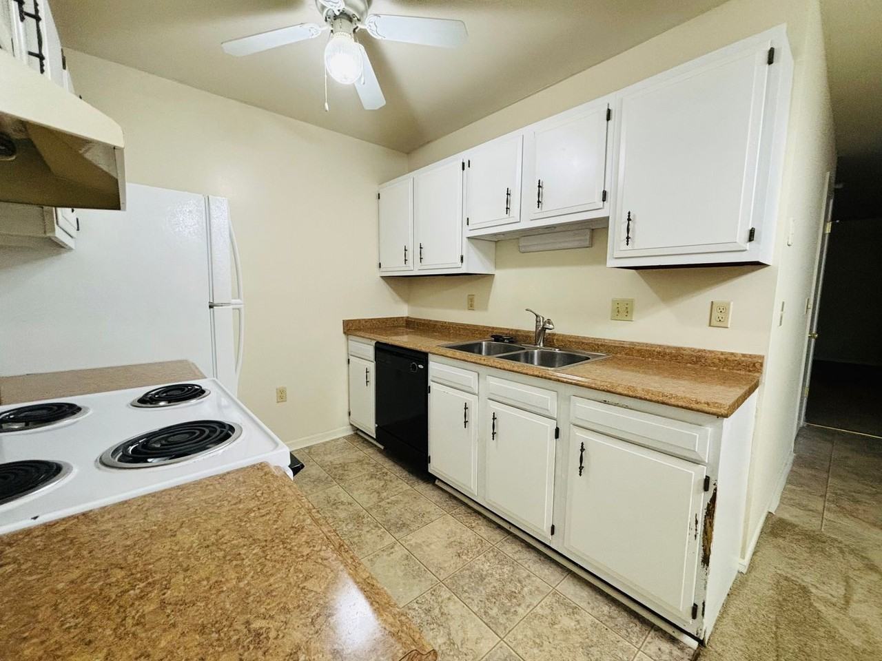 1741 Donlee Dr - Photo 6 of 17
