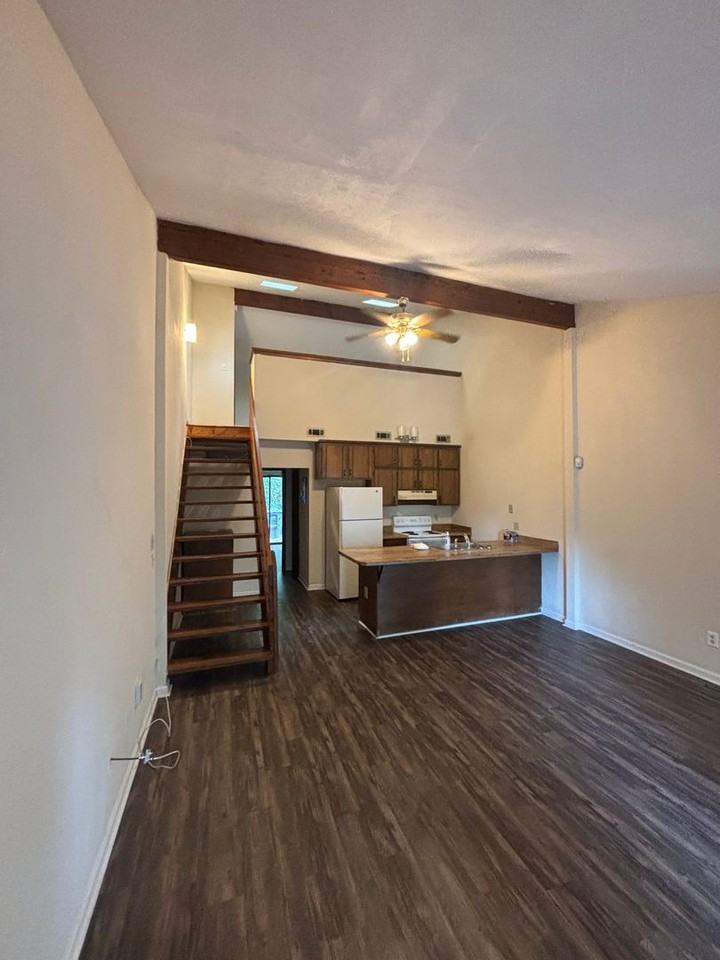 1207 Chee Lane - Photo 3 of 13