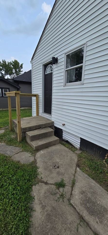 1208 W 22nd St - Photo 7 of 7