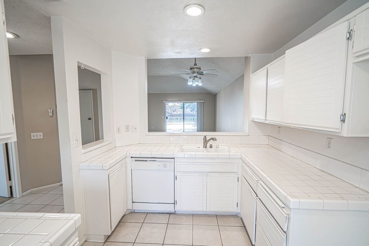 25867 Mcbean Pkwy #88 - Photo 7 of 18