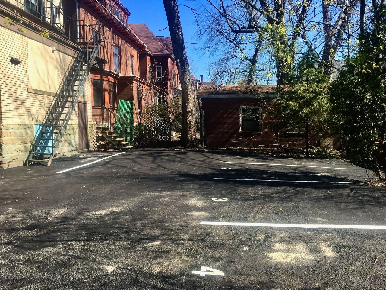 *** Apartments in Friendship * Available now * Pet Friendly * Renovated * Spacious * Amazing Location *** - Photo 2 of 3