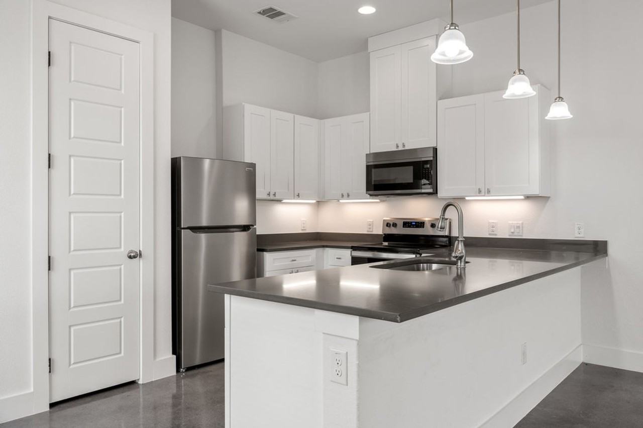 307 San Salvador Ave #101 - Photo 3 of 25