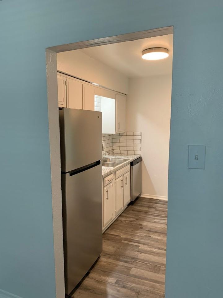 Shady Valley Square - Photo 2 of 20