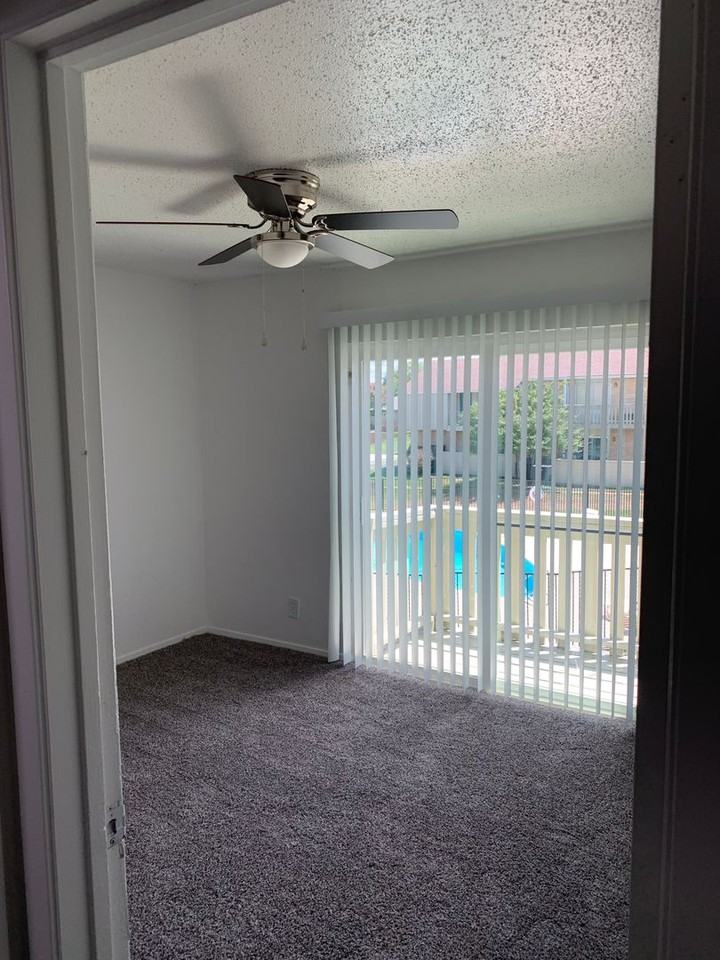 Shady Valley Square - Photo 6 of 20