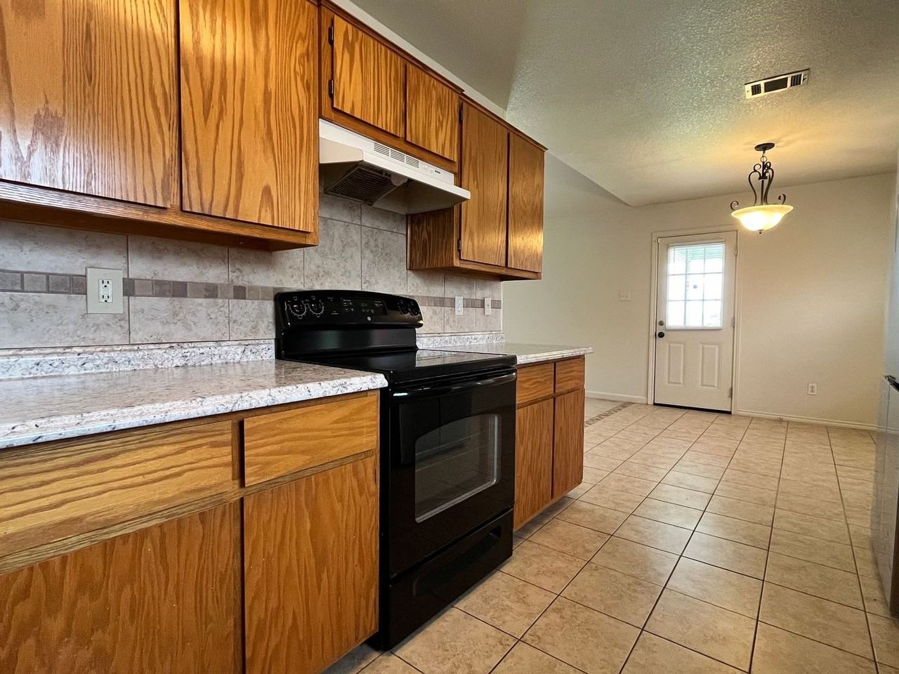 2605 Wesley Drive - Photo 7 of 29